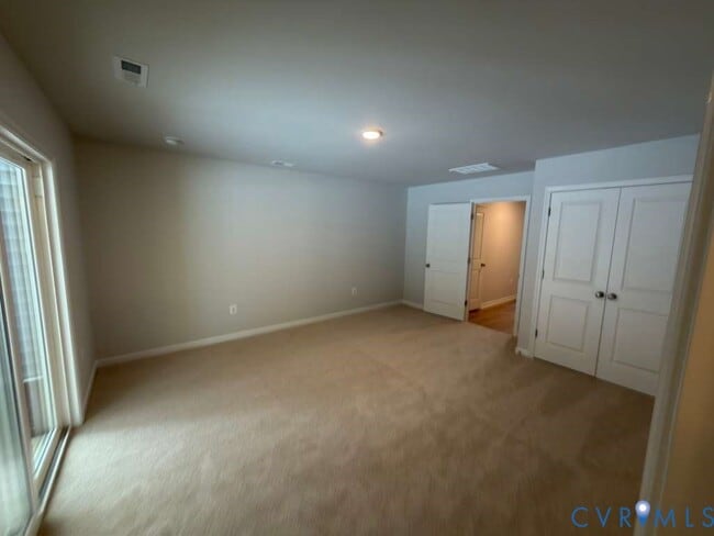 Building Photo - 435 Burden Dr