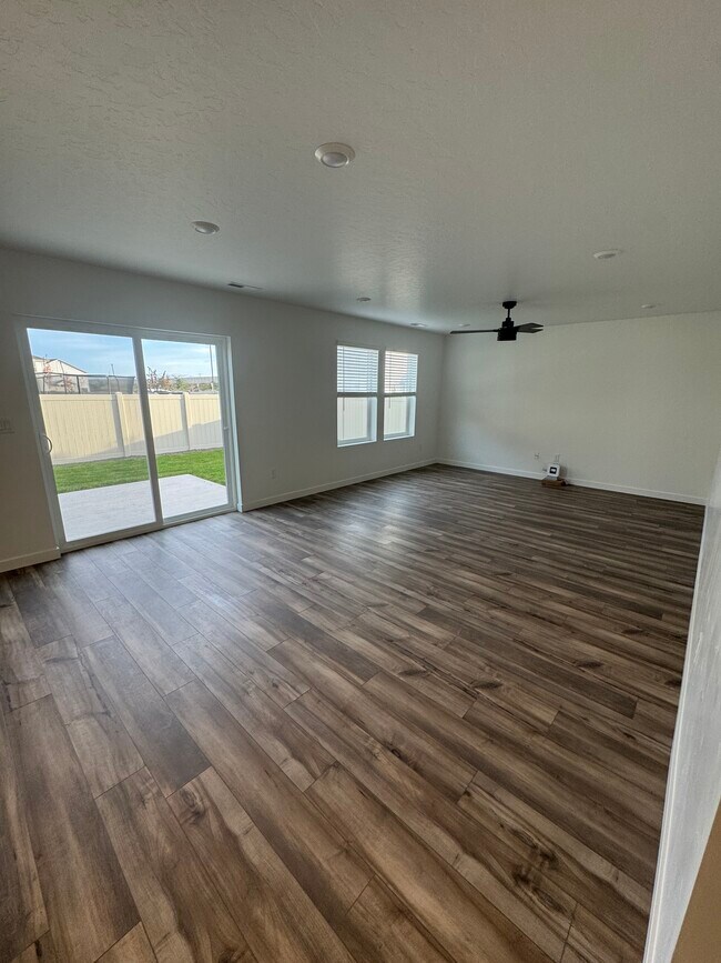 Foto del edificio - 6612 W Windshear St