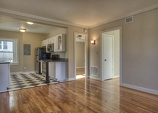 Building Photo - Carberry Apartments
