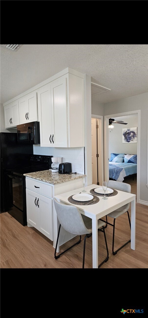 Building Photo - 1701 Sycamore St