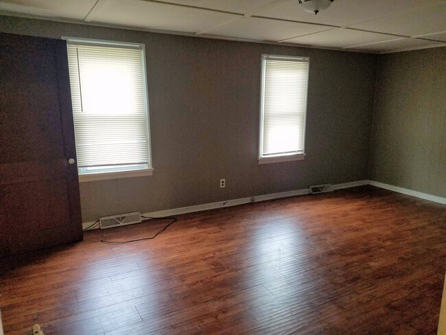 Large Living Room and Large Storage closet - 595 Ross St