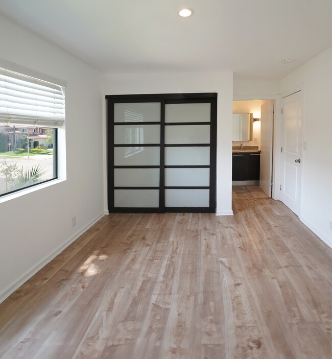 Dormitorio 1 - 7254 Vassar Ave
