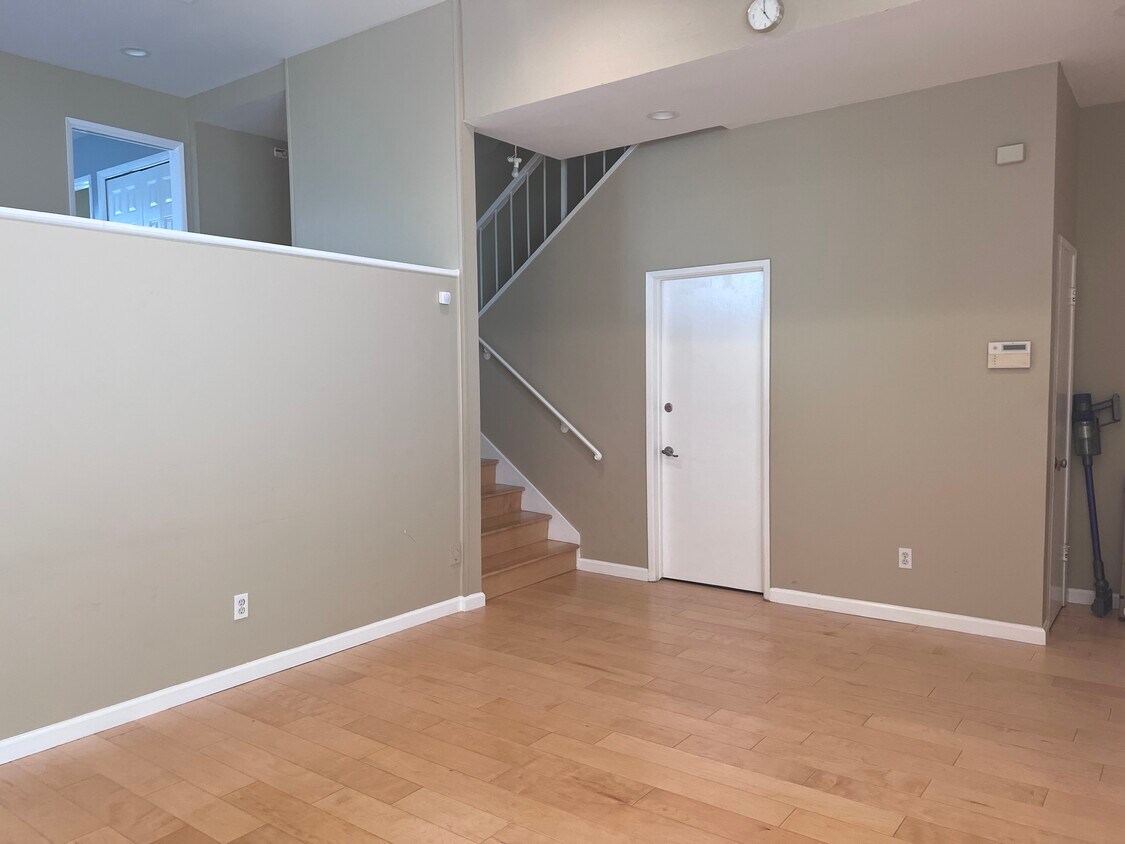 Living Room - 11260 Overland Ave