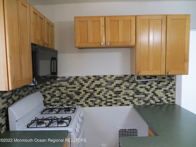 Building Photo - 44 Conover St