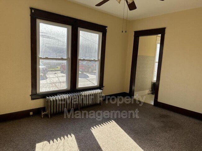 Foto del edificio - 218 S 6th St