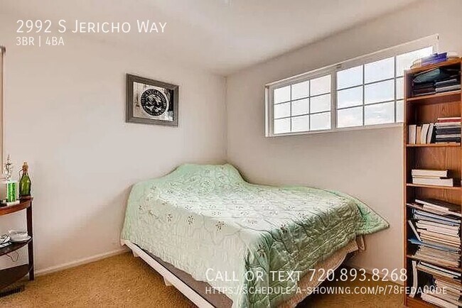 Foto del edificio - Luxury Living: Stunning 3-Bedroom 3.5 Bath...