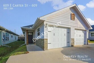 Building Photo - 609 E Carter St