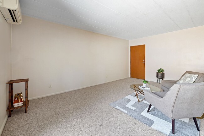 Building Photo - Charming 1 bedroom Condo Available Now!