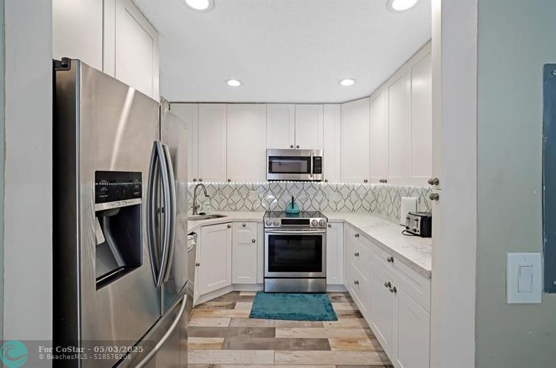Foto principal - 4655 NW 22nd St
