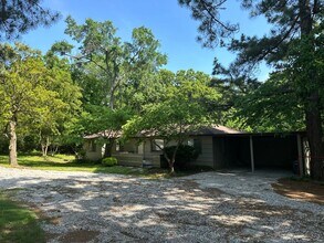 Building Photo - 1655 W Markham Rd