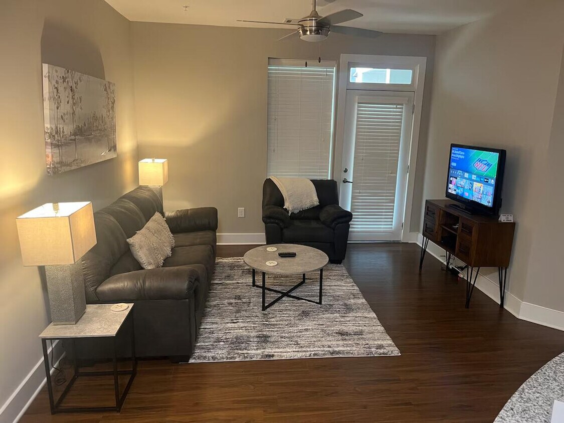 Foto principal - 6770 Broad Street