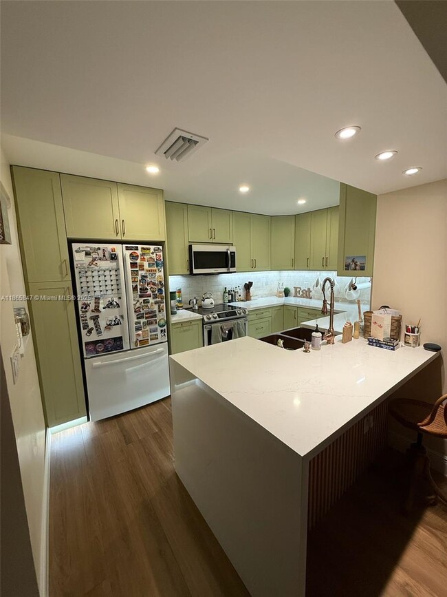 Building Photo - 9800 Hammocks Blvd