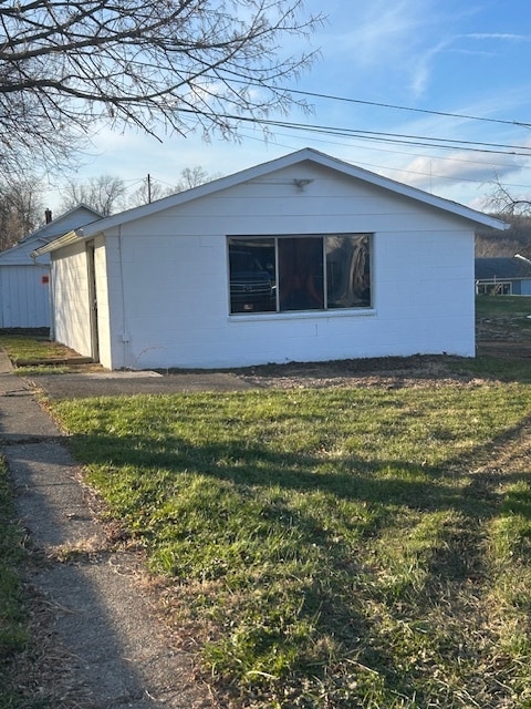 Detached Garage Front - 606 Division St