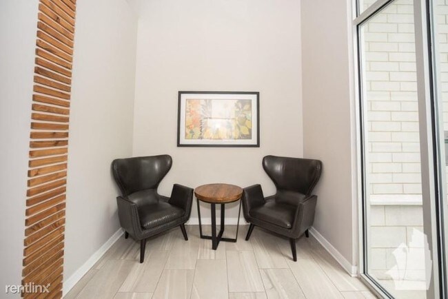 Foto del edificio - 1545 W Nelson St