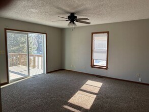 Building Photo - 901 College St S