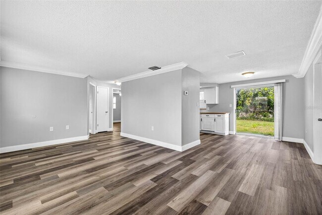 Foto del edificio - 7340 Ivanhoe Dr