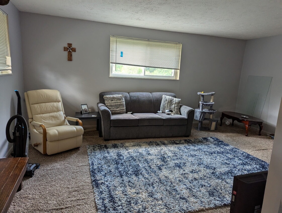 Walking distance to Walmart and public transit - 14 Viewpoint Dr