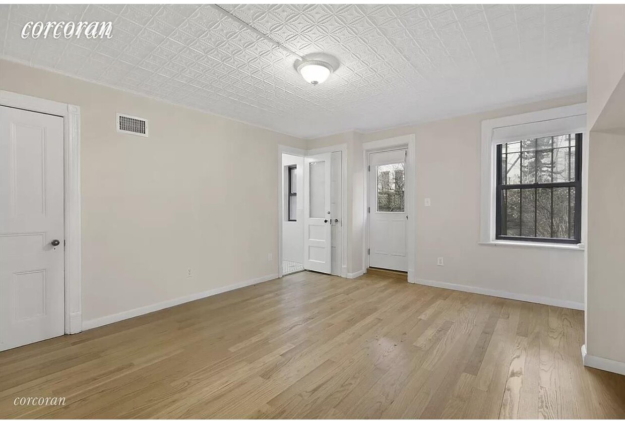 Building Photo - 476 13th St