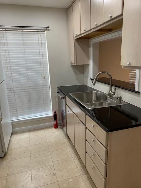 Foto del edificio - 3700 W Clay St