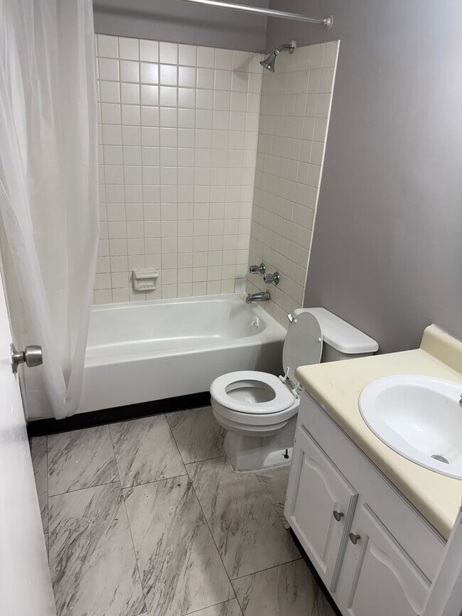 Foto del edificio - 3054 W Madison St