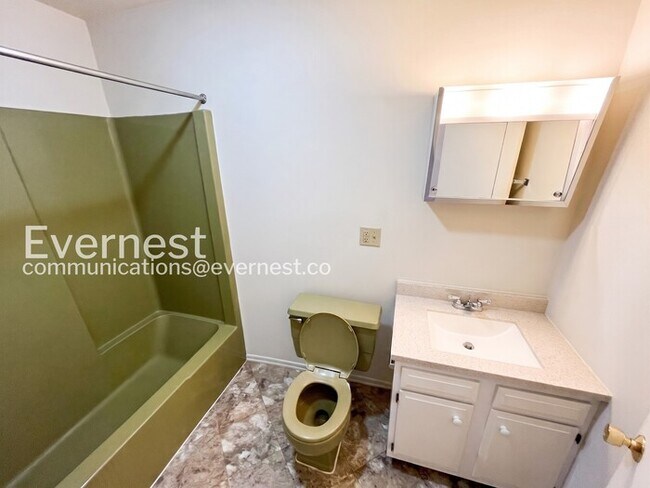 Foto del edificio - 12916 N Cresap St
