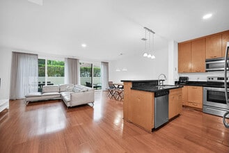 Building Photo - 21385 Marina Cove Cir