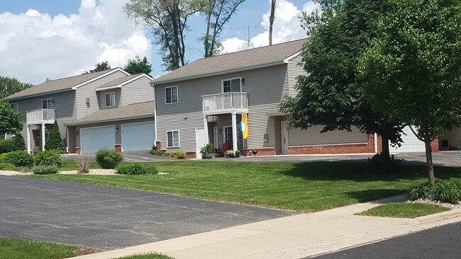 side view - 919 Pope Street