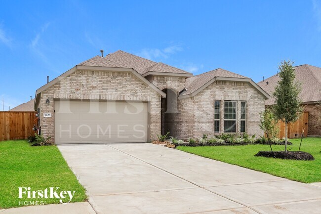 Foto del edificio - 5223 Pine Pass Dr