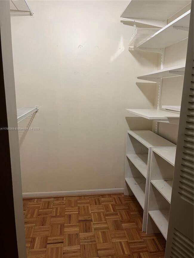 Foto del edificio - 10859 NW 7th St