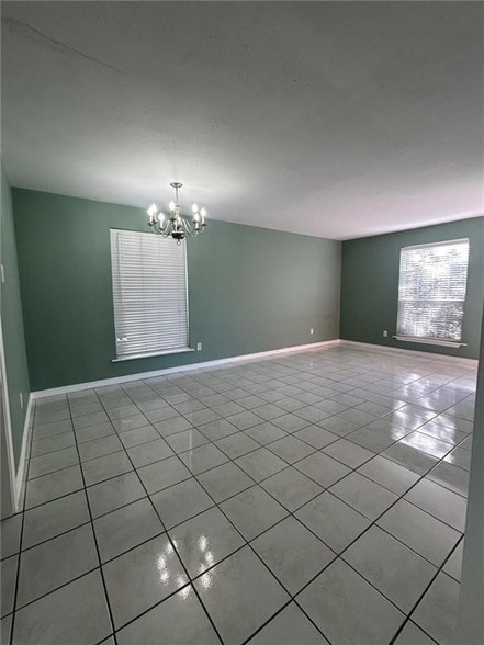 Building Photo - 3725 Lilac Ln