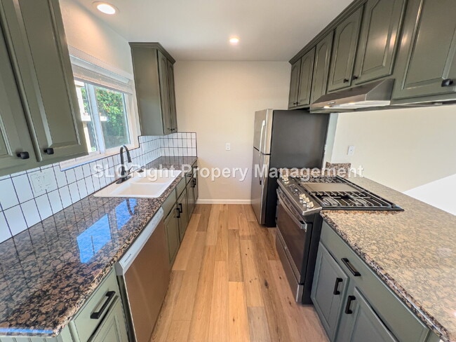 Foto del edificio - AVAILABLE SEPTEMBER- Upper Level Apartment in Pismo Beach - 1 Bedroom / 1 Bathroom