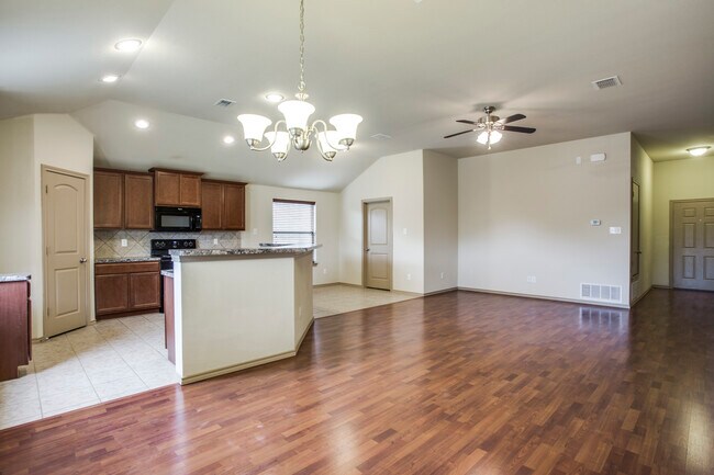 Photo - 409 Millbrook Ln House