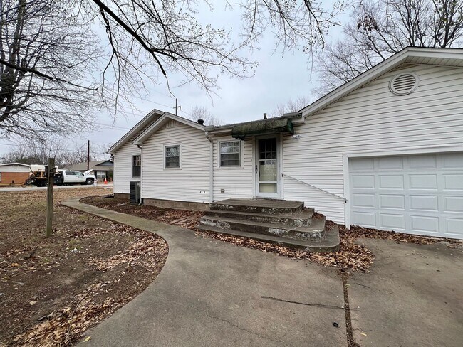 Building Photo - 3 Bedroom/2.5 Bathroom Home Available for ...