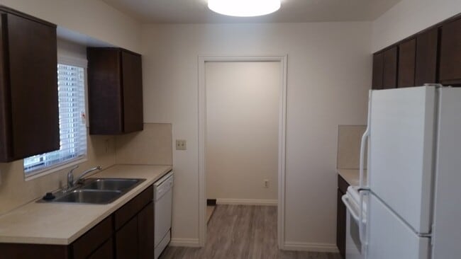 Building Photo - 1625 S 2000 W