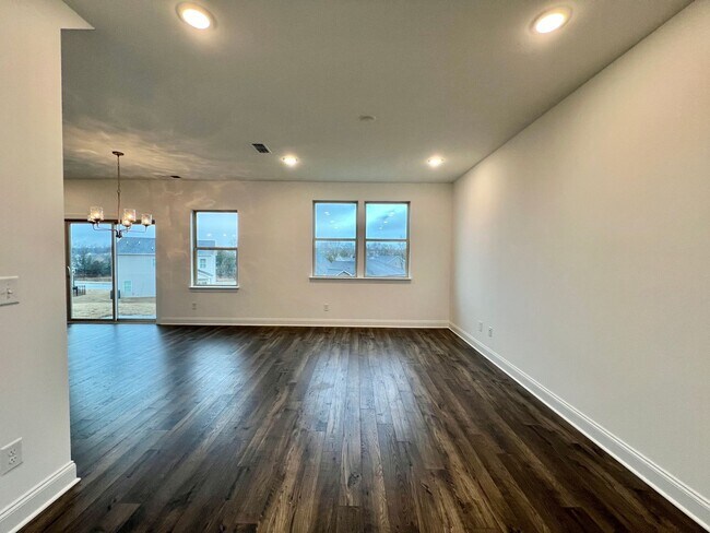 Foto del edificio - Brand New 3 Bed, 2.5 Bath Home w/ 2 Car Ga...