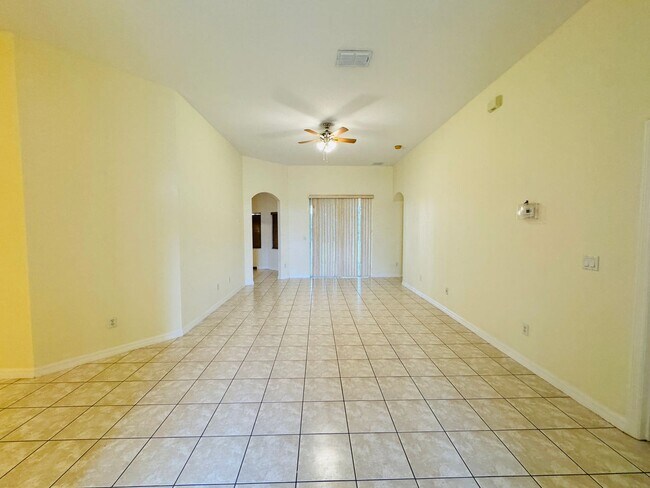 Building Photo - 3BD/2BA Gem in Brighton Lakes Community!