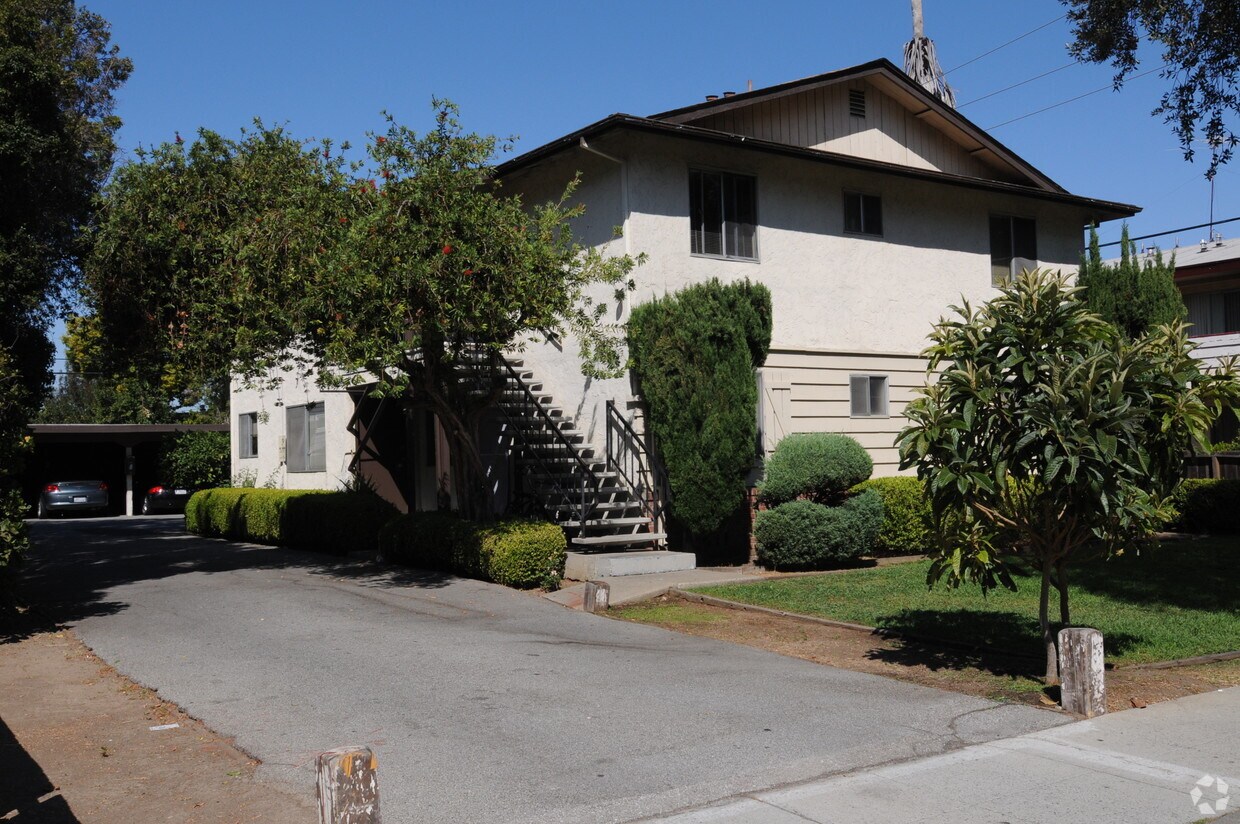 Building Photo - 973 Helen Avenue