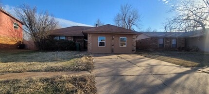 Building Photo - 3308 SE 55th St