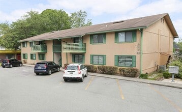 Building Photo - 3765 Crown Point Rd