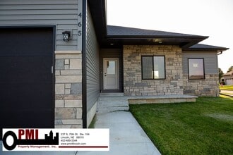 Building Photo - 465 Half Moon Dr