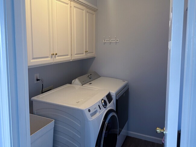 Building Photo - 2508 Park Forest Dr