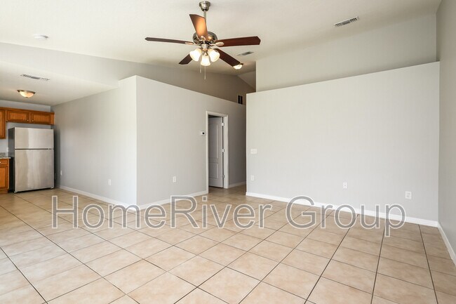 Building Photo - 310 Dundee Dr