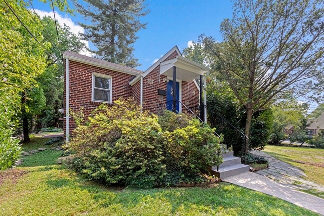 Building Photo - Renovated Charming Cape Cod in Takoma Park!