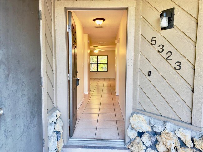 Foto del edificio - 5323 11th St Cir E