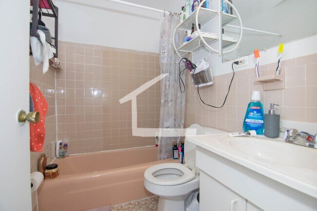 Foto del edificio - No Brokers Fee, Central Mission Hill Locat...