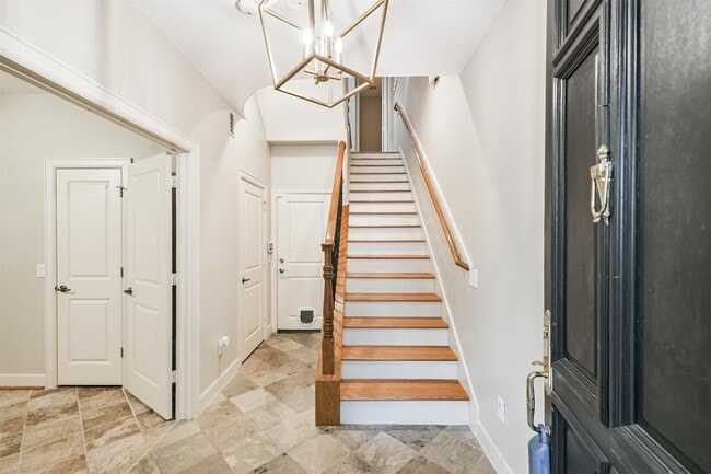 Foto del edificio - 5823 Lacy St
