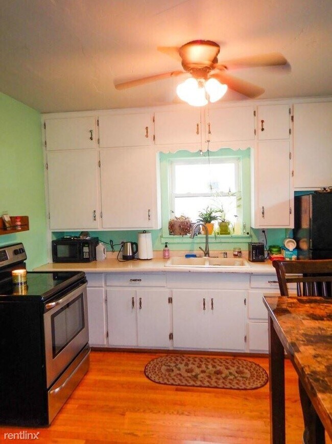 Building Photo - 1 br, 1 bath House - 552 Proulx Street