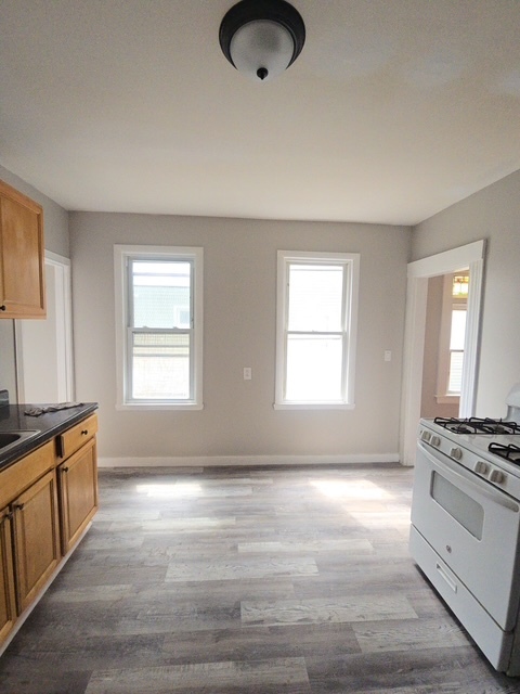 Building Photo - 23 Elmwood Ave