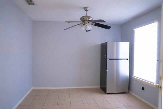 Building Photo - 311 Soria Dr