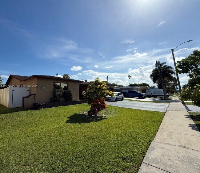Foto del edificio - 11450 NW 30th Pl